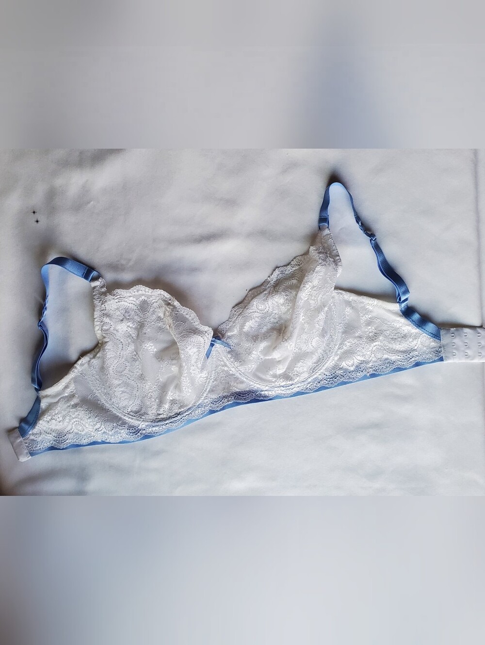 Elle Macpherson Intimates 32G 45361 White Lace Bra W Blue Trim